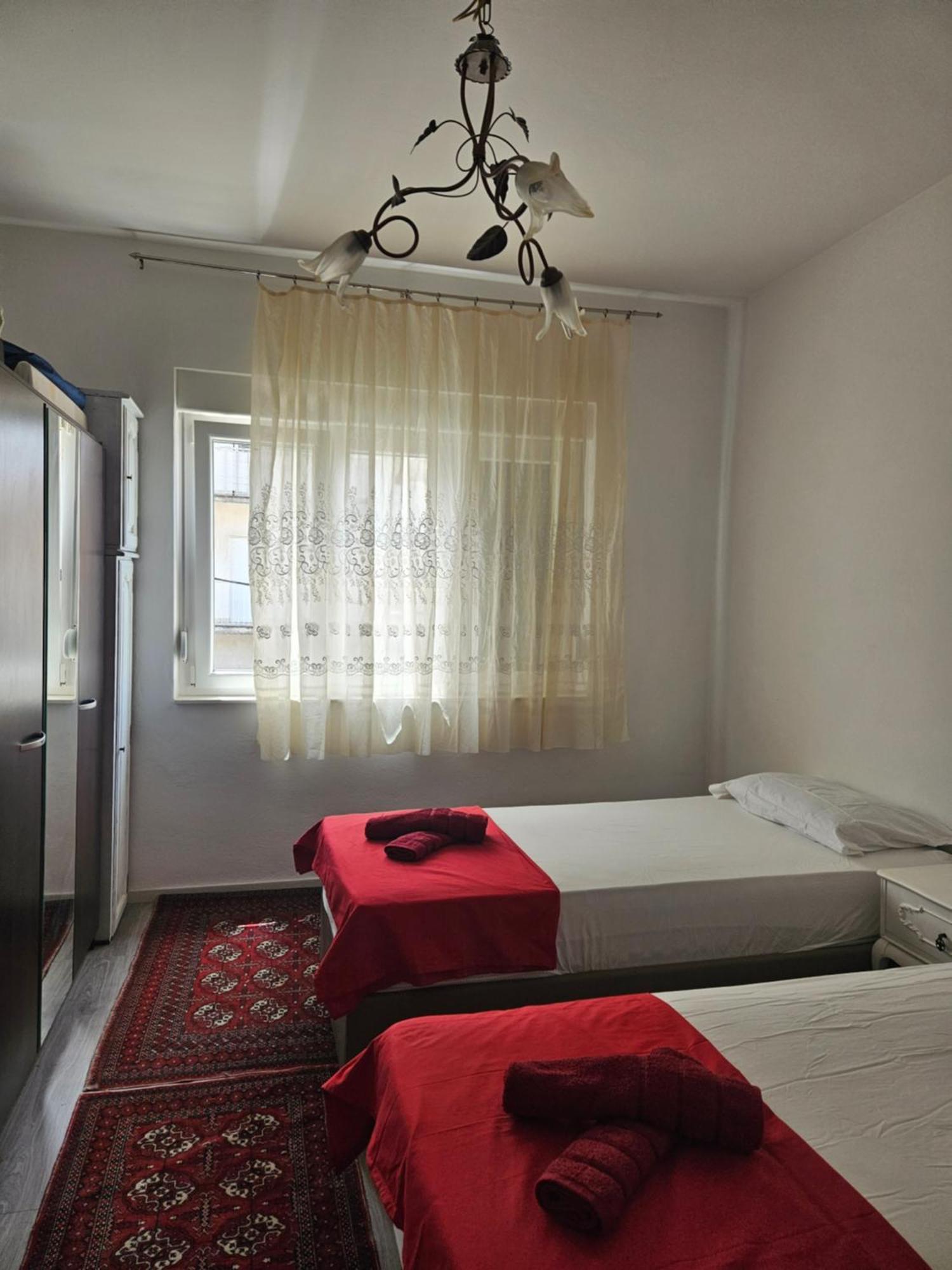 West Gate Apartman *